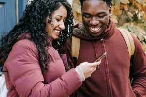 Est-ce que Mi Mover transfère toutes les applications comme Smart Switch